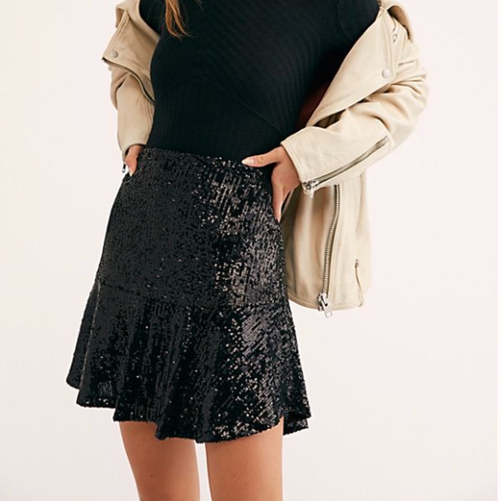 Silver Sequined Trumpet-Hem Mini Skirt